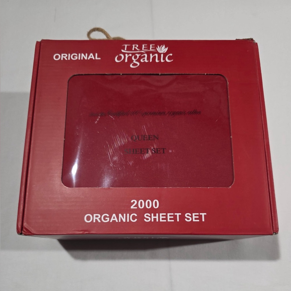 Tree Organic Red Queen Sheet Set